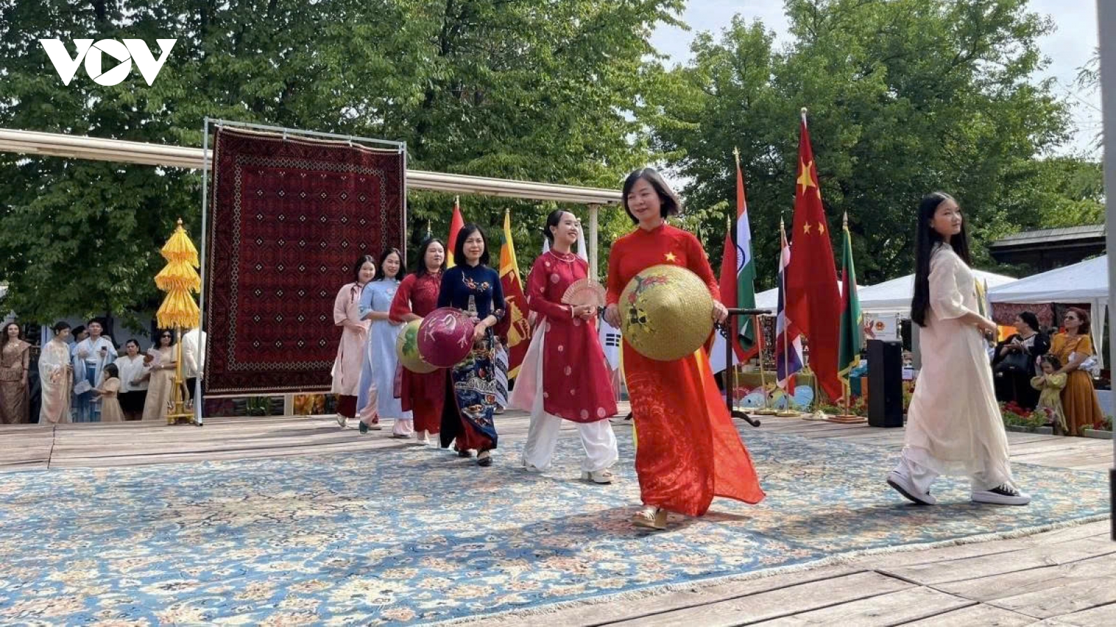 Vietnamese booth captures spotlight at Asian festival in Romania